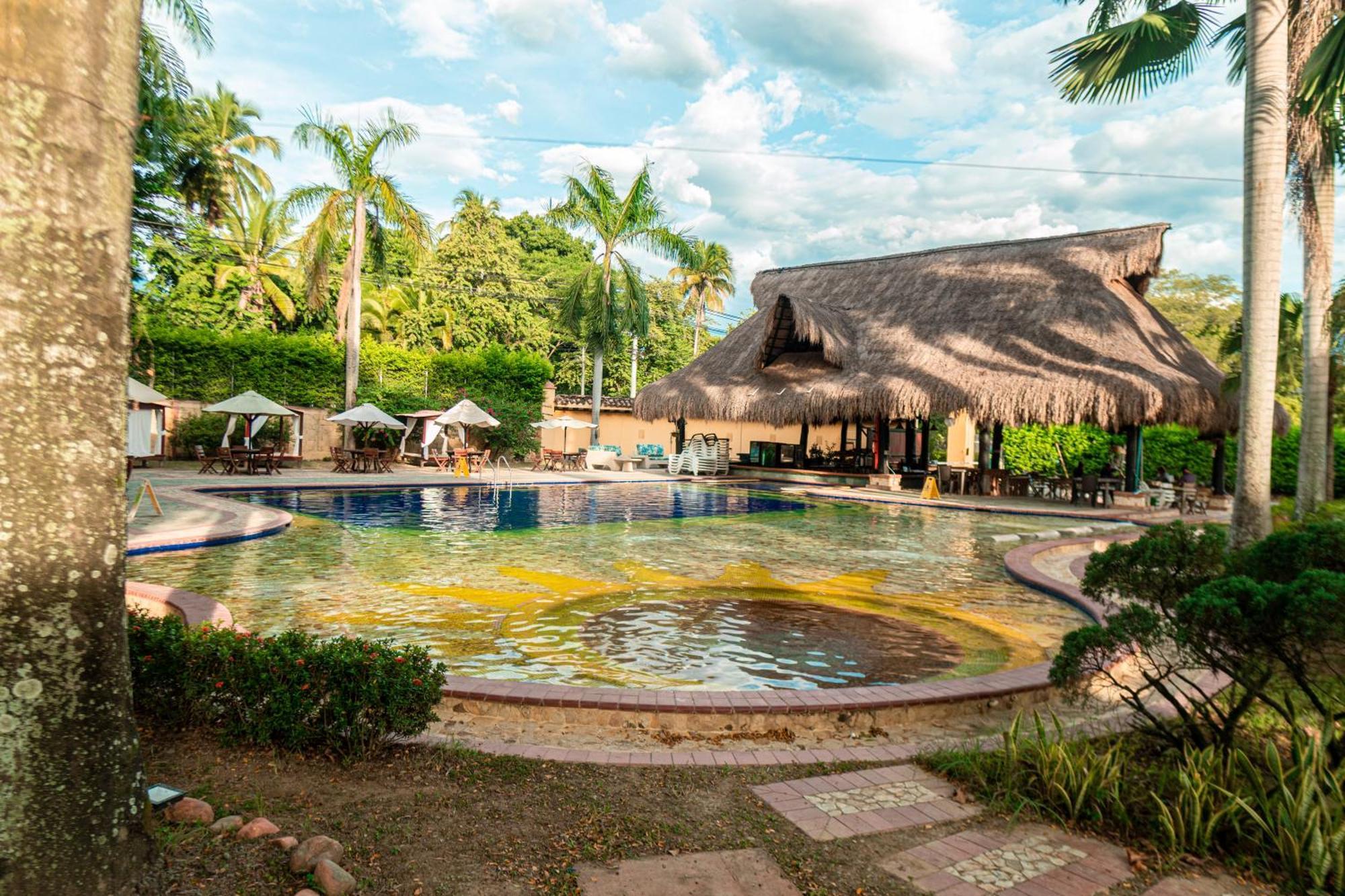 Hotel Porton Del Sol Santa Fe de Antioquia Buitenkant foto