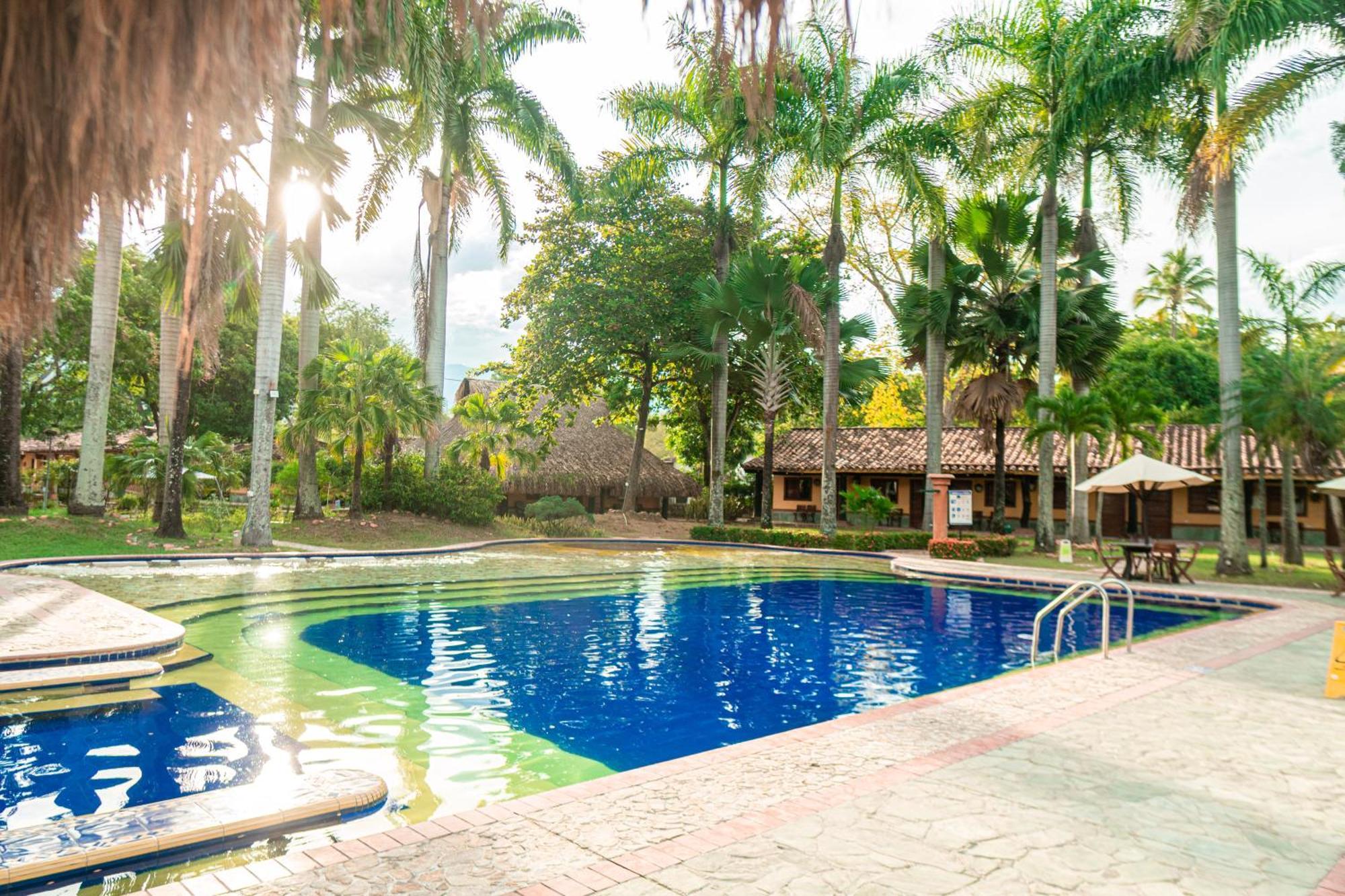 Hotel Porton Del Sol Santa Fe de Antioquia Buitenkant foto